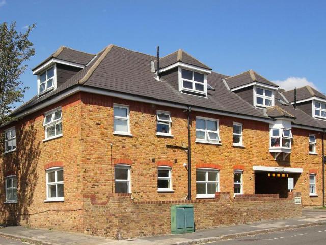 Flat for sale in London Borough of Ealing, Hanwell