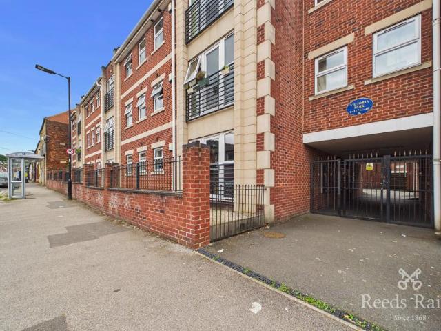 Flat for sale in Heeley Bottom, Meersbrook