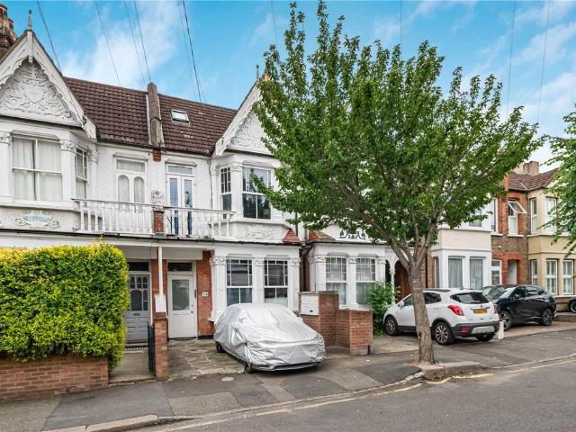 Flat for sale in London Borough of Croydon, South Norwood