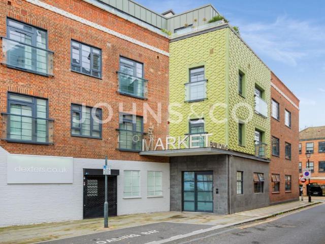 Flat for sale in London Borough of Hounslow, Greater London