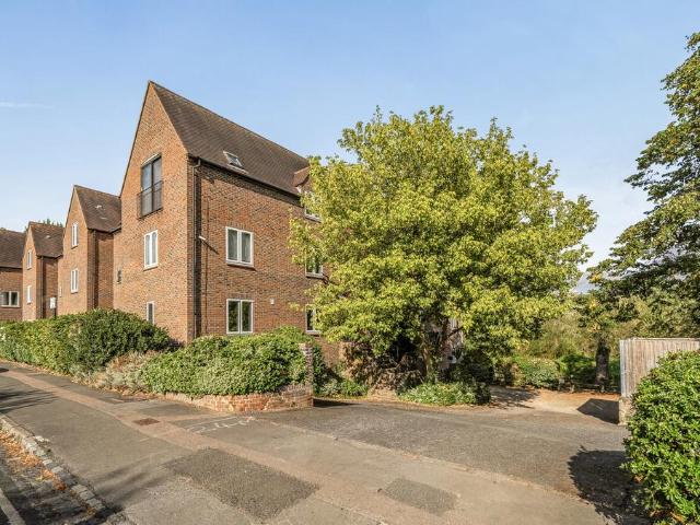 Flat for sale in Sunnymead, The Slade