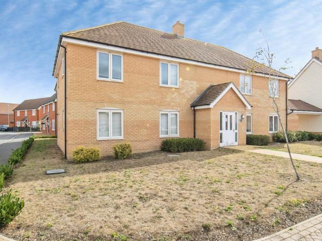 Flat for sale in Dale Hill, Essex