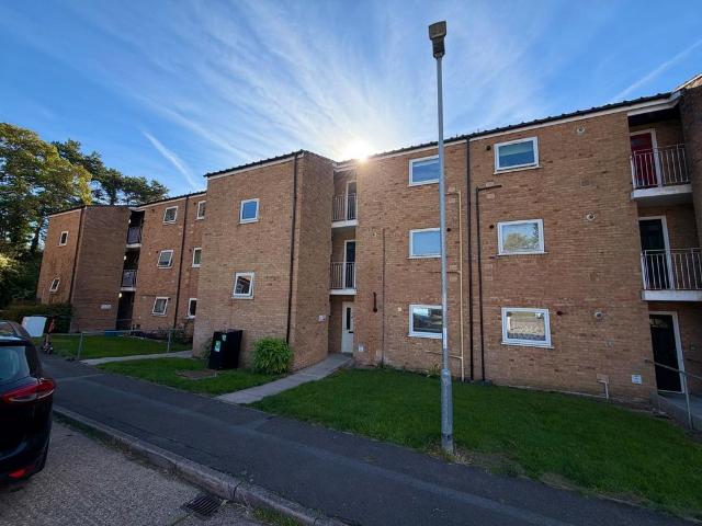 Flat for sale in Spinney Hill, Northampton