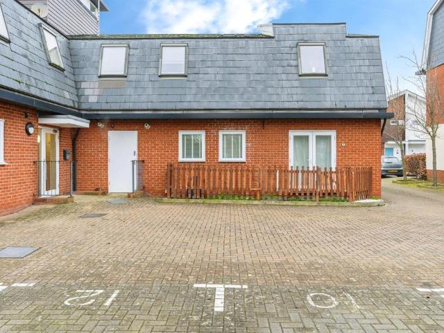 Flat for sale in Newport Pagnell