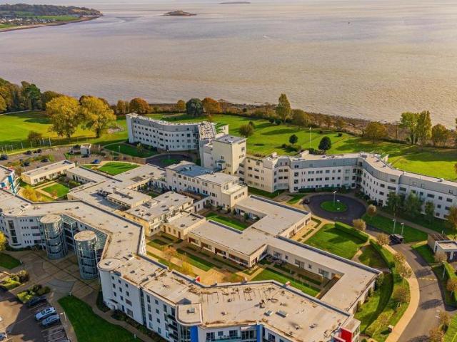 Flat for sale in Cadoxton, Barry