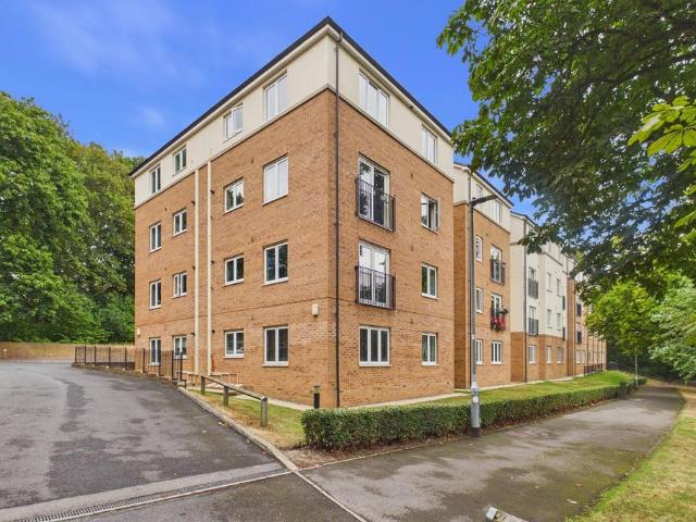 Flat for sale in Killingbeck, West Yorkshire