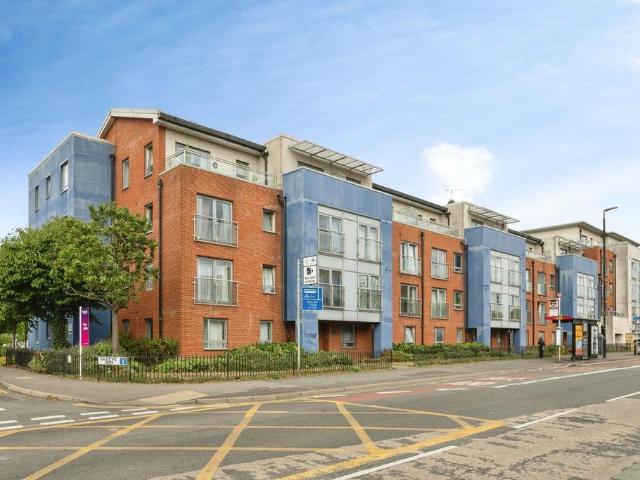 Flat for sale in London Borough of Sutton, Greater London