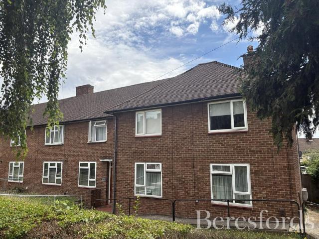 Flat for sale in Harold Hill, Greater London