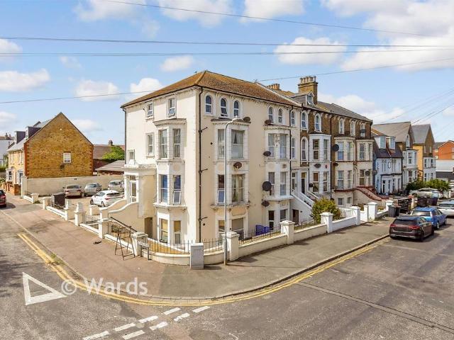 Flat for sale in Cliftonville West, Acol
