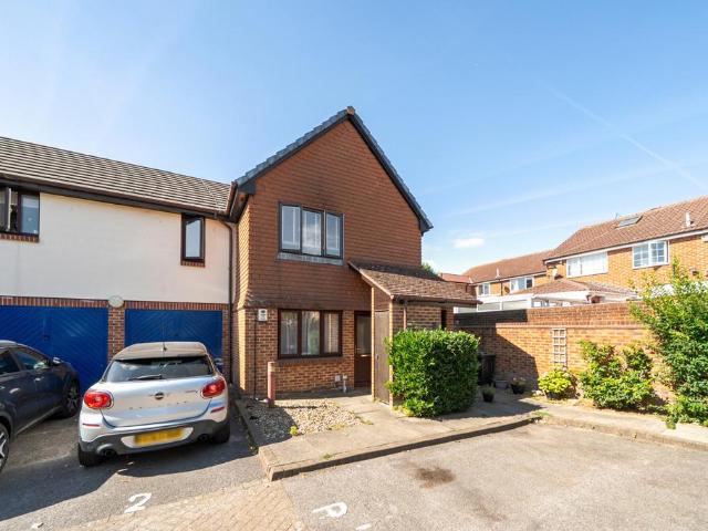 Flat for sale in Milton, Hamerton