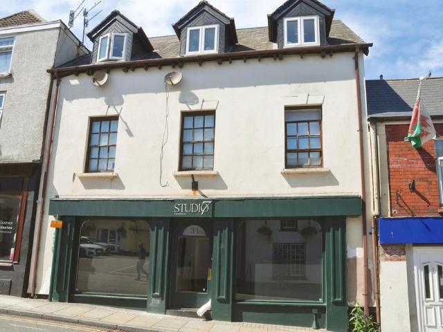 Flat for sale in Deans Hill, Wales