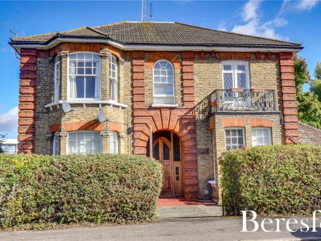 Flat for sale in Navestock Side, Essex