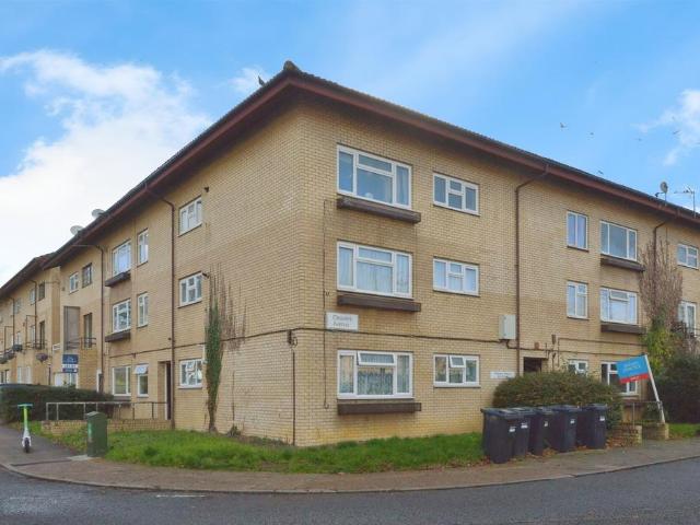 Flat for sale in Great Linford, Milton Keynes