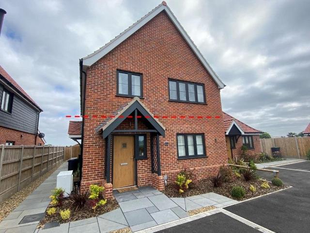 Flat for sale in Bedingfield, Suffolk