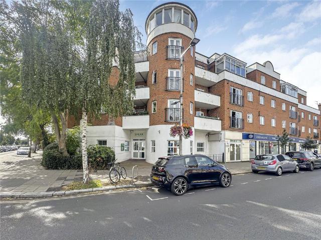 Flat for sale in London Borough of Richmond upon Thames, Greater London
