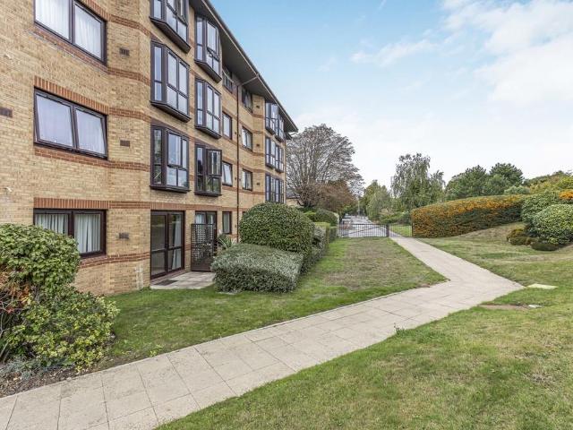 Flat for sale in Charminster, Bournemouth
