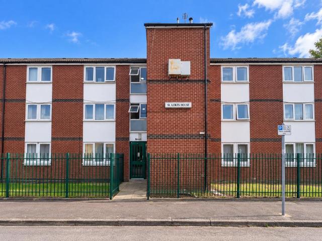 Flat for sale in Semilong, Northampton