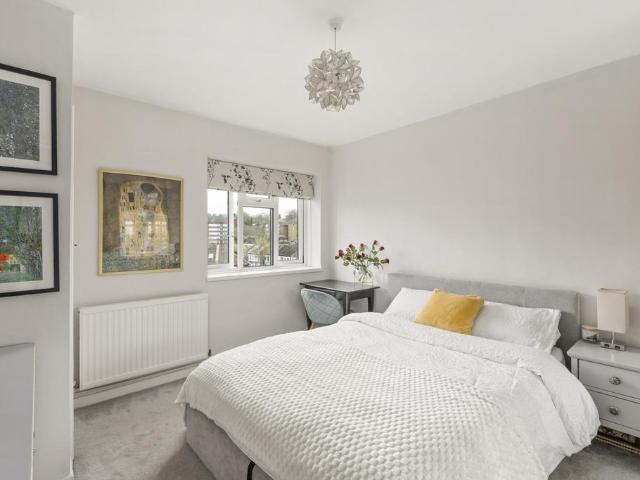 Flat for sale in East Greenwich, Greater London