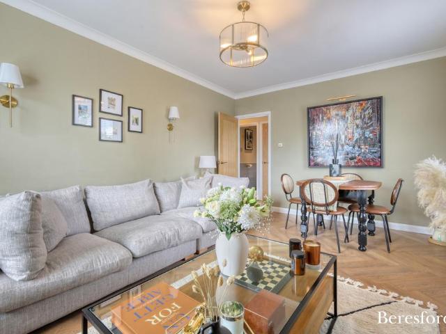 Flat for sale in Ingatestone and Fryerning, Navestock Side
