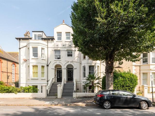 Flat for sale in Aldrington