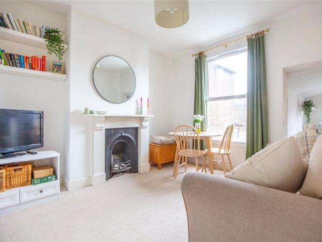 Flat for sale in Pigsty Hill, Bristol
