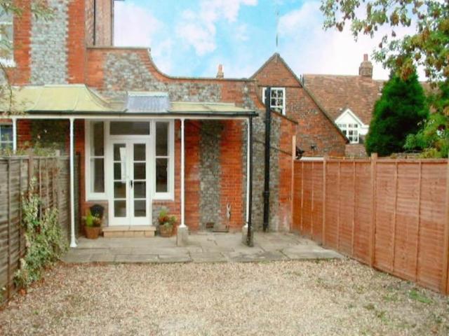 Flat for sale in Berrick Salome, Oxfordshire