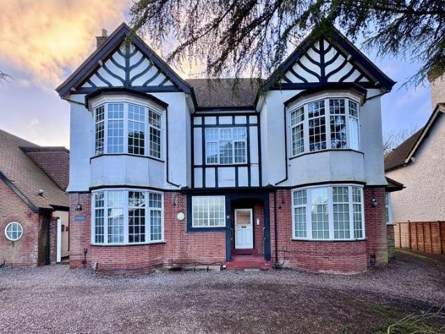 Flat for sale in Sutton Coldfield, West Midlands