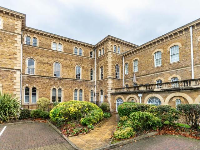 Flat for sale in Friern Barnet, Isle Of Man