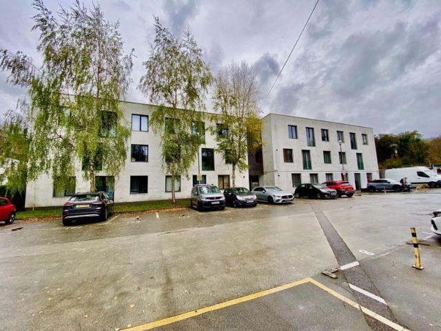 Flat for sale in Hillview, Surrey