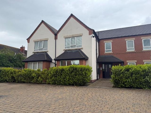 Flat for sale in Bawtry, South Yorkshire