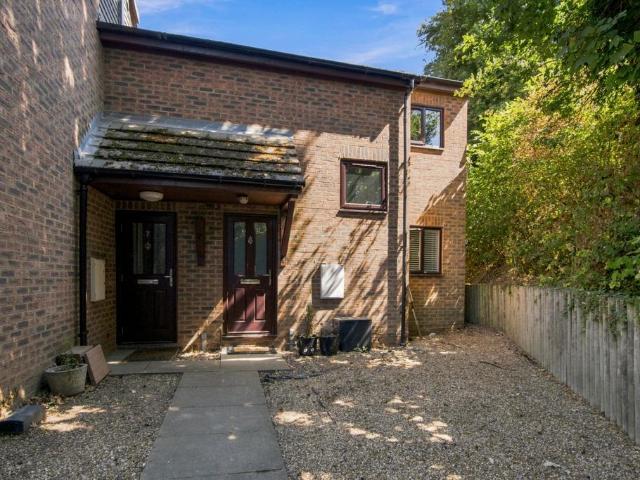 Flat for sale in Duton Hill, Essex
