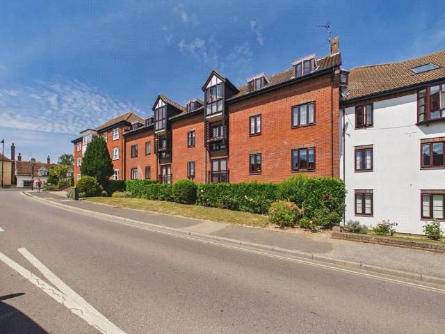 Flat for sale in Eastbridge, Suffolk