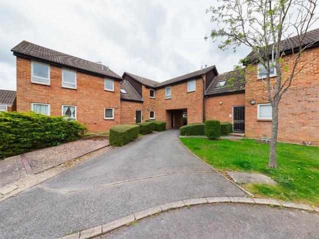 Flat for sale in Park Hill, Warwick