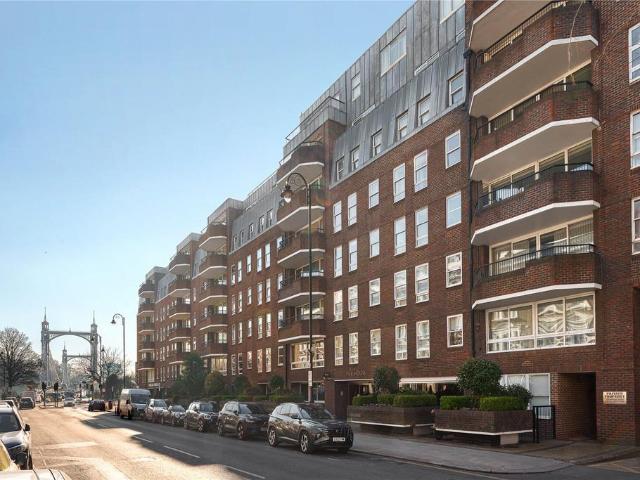Flat for sale in Chelsea, Greater London