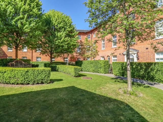 Flat for sale in Bocking, Chipping Hill