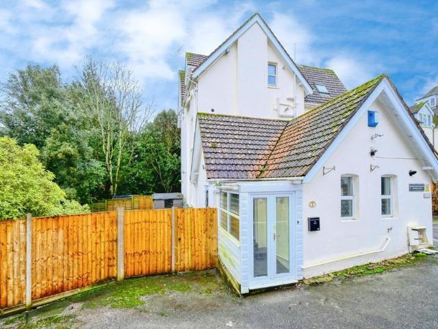 Flat for sale in West Cliff, Bournemouth
