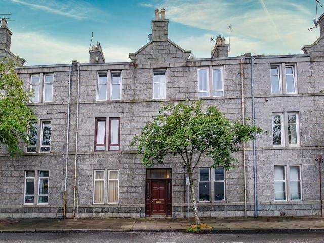 Flat for sale in Ferryhill, Ballindoch