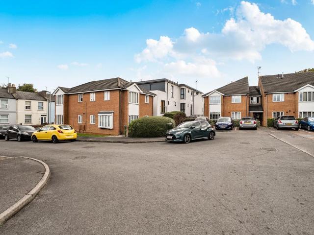 Flat for sale in Wymans Brook, Cheltenham