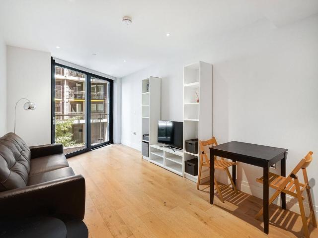 Flat for sale in Nine Elms, Greater London