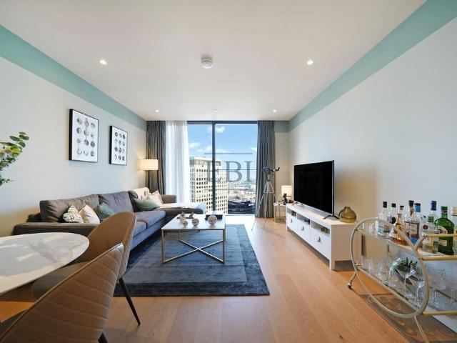 Flat for sale in Isle Of Dogs, Greater London