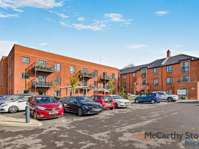 Flat for sale in Warminster, Wiltshire