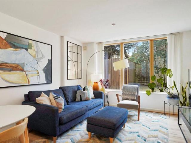 Flat for sale in Holloway, Greater London