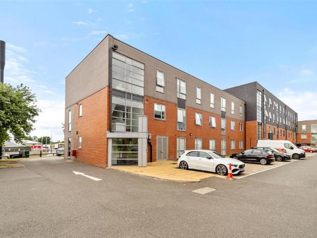 Flat for sale in Sale Moor, Trafford Park