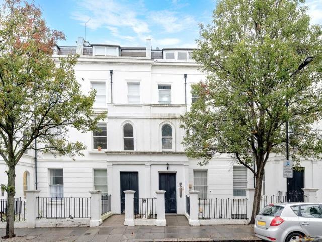 Flat for sale in Maida Vale, Greater London