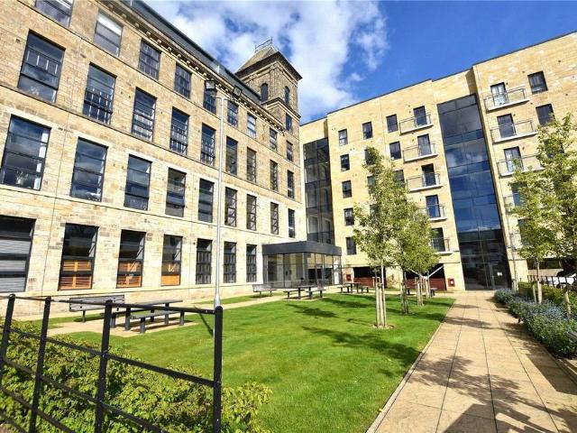 Flat for sale in Horsforth, West Yorkshire