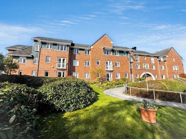 Flat for sale in Cabus, Lancashire