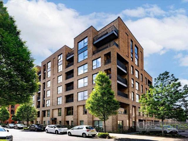 Flat for sale in Colindale, Greater London