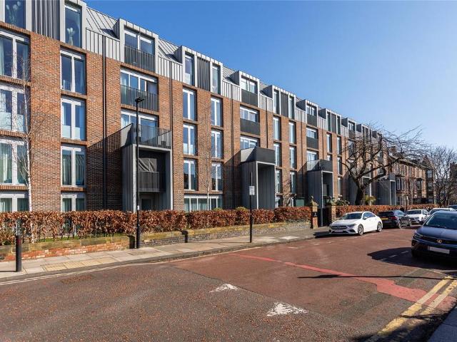 Flat for sale in Jesmond, Tyne And Wear