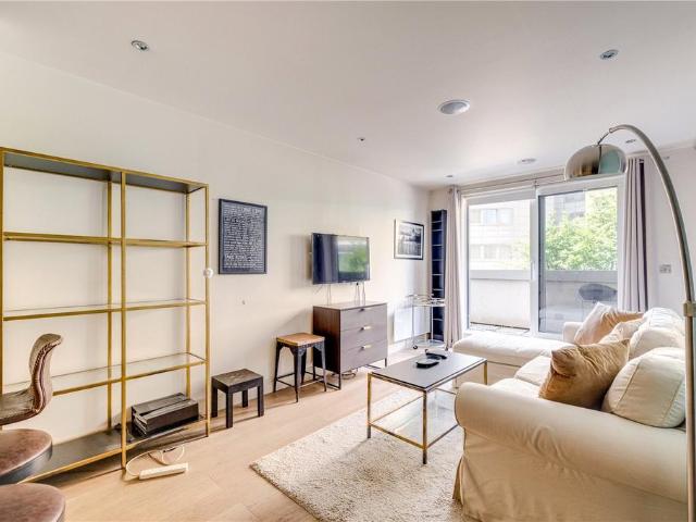 Flat for sale in Sands End, Greater London