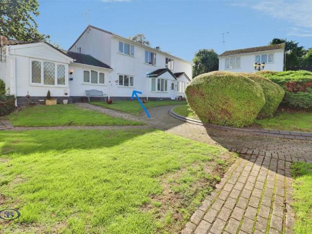 Flat for sale in Poolfields, Butterton